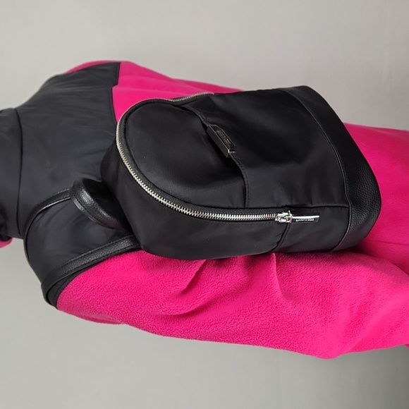 KENNETH COLE REACTION MINI BACKPACK EUC - Picture 17 of 17